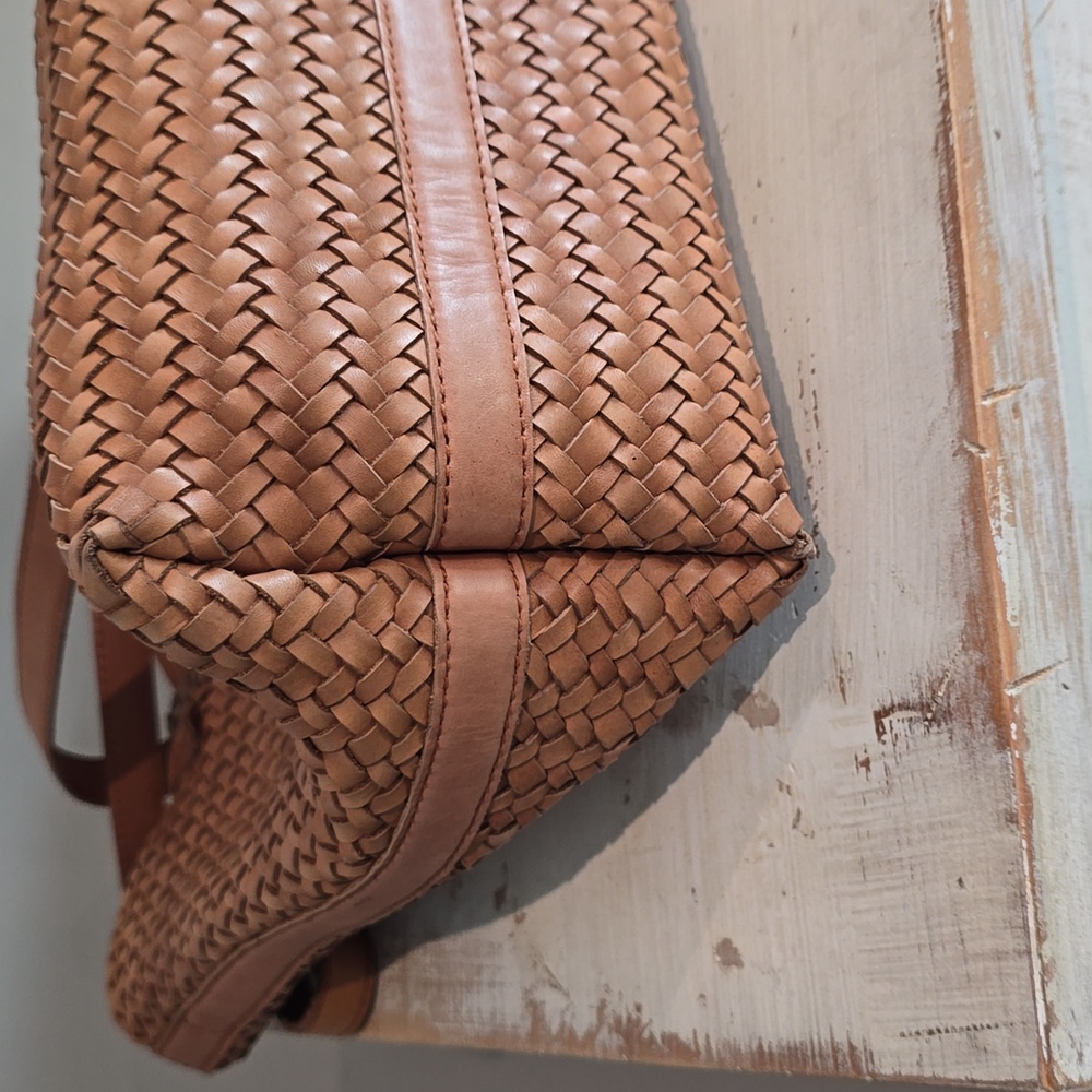 Madewell The Medium Transport Tote: Woven Leather Edition In Burnished Caramel - Picture 7 of 12
